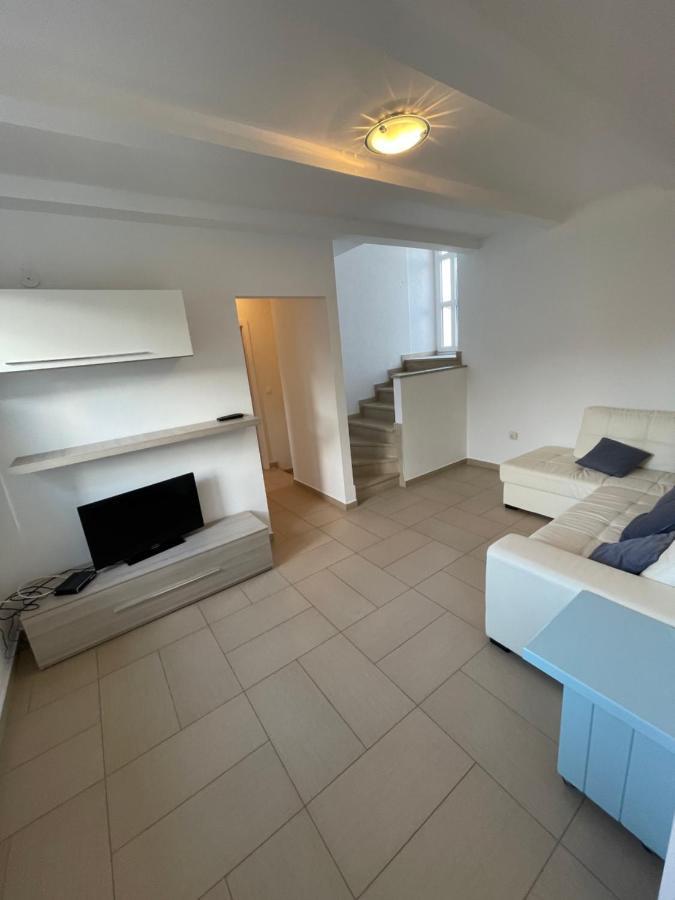 Villa Lina Premantura Bagian luar foto